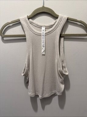 Lululemon cropped tank top size 6